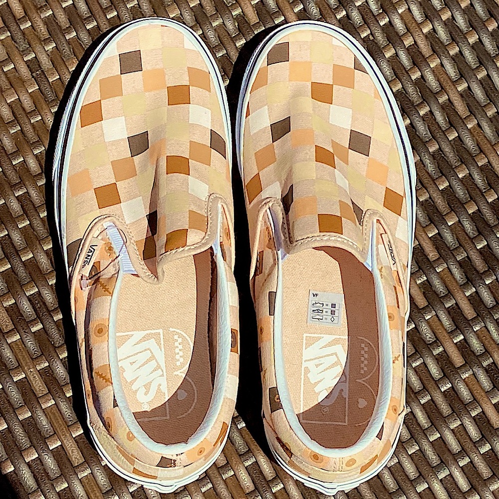 Rare! Vans Off The Wall Slip on Sneakers Limited Ed. Breast Cancer Awareness!